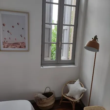 Feriehus Terrasse Catalane, Maison Au Pied De La Cathedrale *